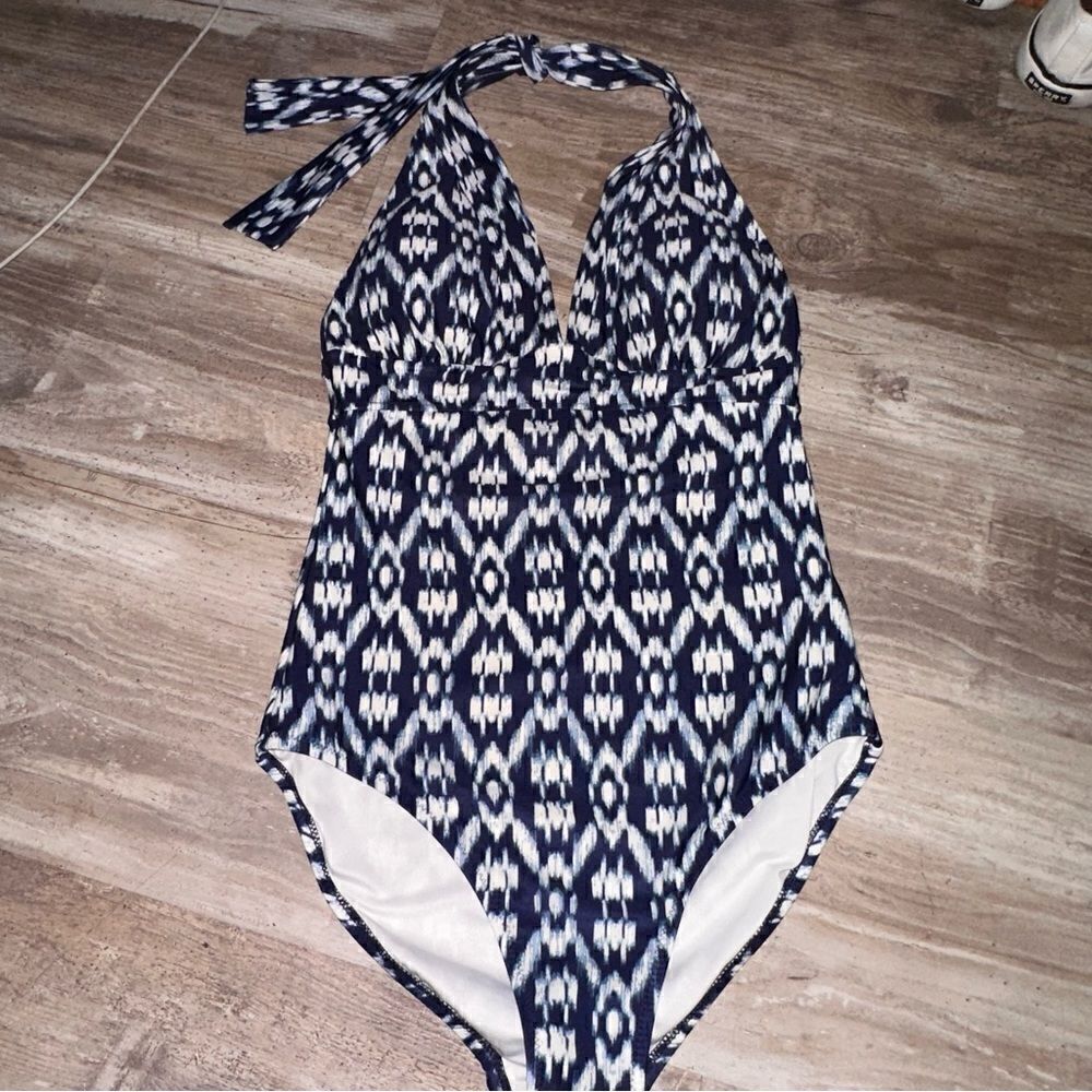 Old navy 1 piece blue-white tribal Ikat motif padded cup sz s
